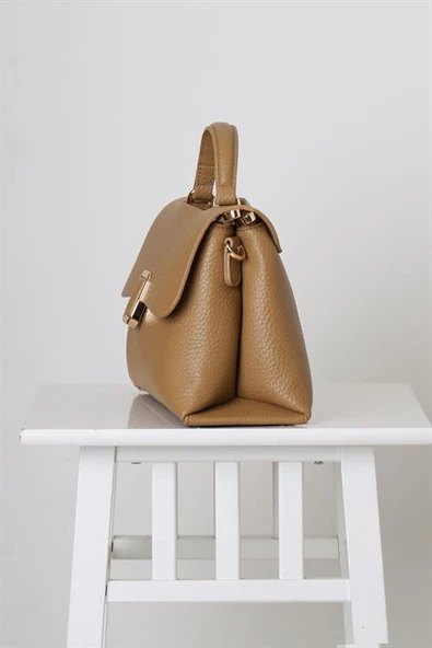 KISA SAPLI DERİ CAMEL KADIN KOL ÇANTASI 2345-2Y5 - Resim 2