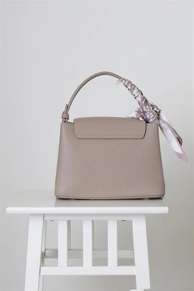 AKSESUARLI GRİ DERİ KADIN ÇANTA  2353-2Y5 - Resim 3