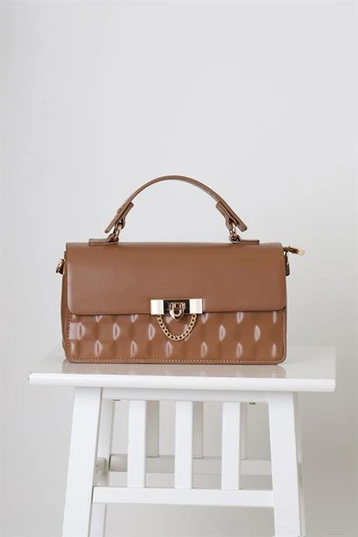 ZİNCİR DETAYLI TABA KADIN EL ÇANTASI  2265-2K5 ürün görseli