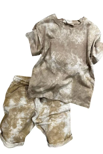 Erkek Çocuk New York Yazı Baskı ve Batık Desenli Penye T-Shirt Kahverengi Şortlu Takım - Resim 4