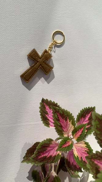 Kahverengi Gold Renkli Haç ve Kılıç Şekil Gold Aksesuarlı Anahtarlık El Yapımı Epoksi Hediyelik MDL1 - Resim 5