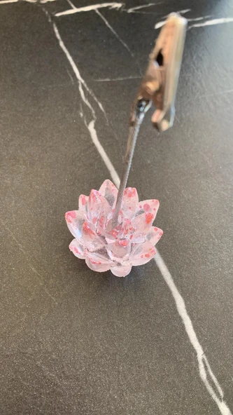 Şeffaf Epoksi Pembe Renkli Glitterli Dikenli Sukulent Kağıt Tutacağı Notluk El Yapımı Hediyelik - 6