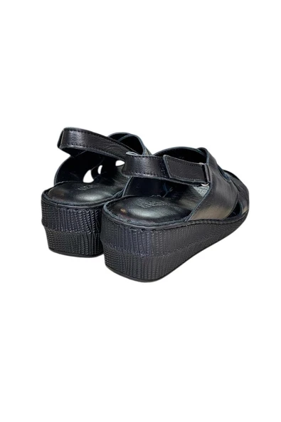 Siyah Hakiki Deri Çapraz Bantlı Puf Taban Hafif Comfort Sandalet - 3