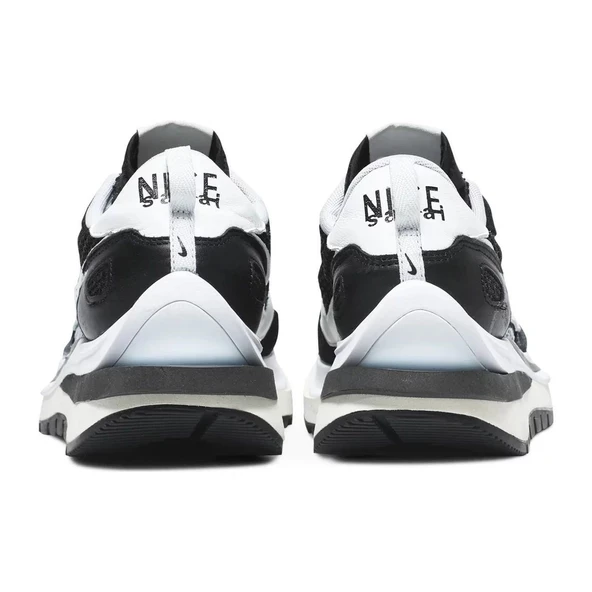 Nike VaporWaffle x Sacai Black White - 4
