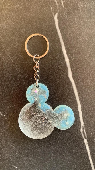 Mavi Renk ve Gümüş Glitter Mickey Mouse Gümüş Aksesuarlı Anahtarlık El Yapımı Epoksi Hediyelik - Resim 5
