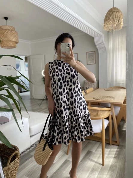 Kadın Kolsuz Sırttan Bağlamalı Fırfırlı Leopar Desenli Süprem Elbise - 4