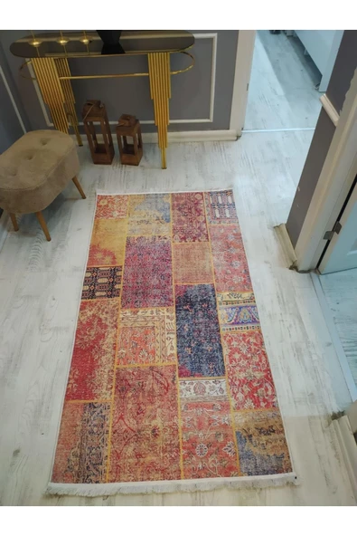 Kaymaz Tabanlı Yıkanabilir Renkli Karabağ Kilim Desenli Dot Taban Halı