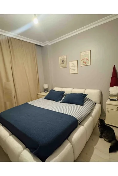 Mobilya Stant Most Oktagon Bazalı Karyola Beyaz Bukle Kumaş İşbir Kuştüyü Sünger 180x200 Yatak İçin(Kurulum Dahil) - Resim 5