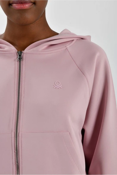 Kadın Sol Göğsü Logo Detaylı Cepli Kapüşonlu Sweatshirt - 4