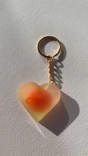 Rengarenk Kalp Şekilli Gold Aksesuarlı Anahtarlık Epoksi El Yapımı Hediyelik - 3