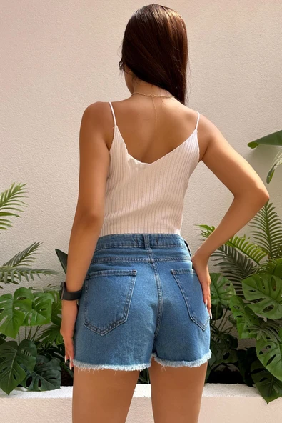 Kadın Etek Ucu Püsküllü Yırtık Detaylı Denim Mini Şort - 5