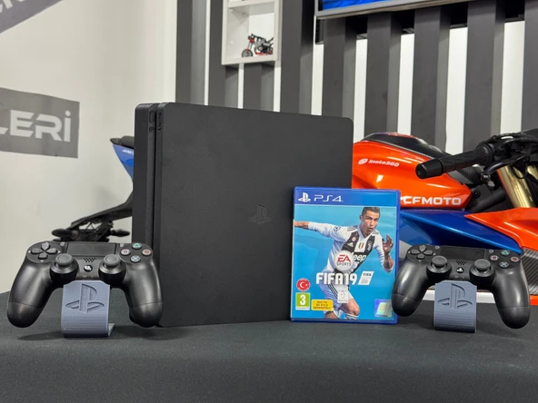 PlayStation 4 Slim 1TB Çift Kol + Fifa 19 Oyun CD’si (İKİNCİ EL) - 2