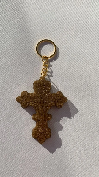 Kahverengi Gold Renkli Haç ve Kılıç Şekil Gold Aksesuarlı Anahtarlık El Yapımı Epoksi Hediyelik MDL4 ürün görseli