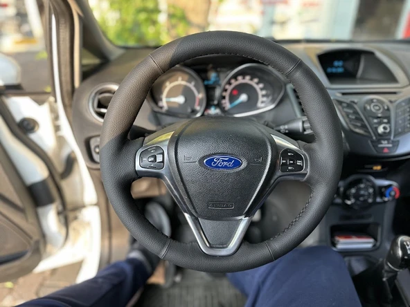 Ford Fiesta Titanyum Kasa Araca Özel Direksiyon Kılıfı ürün görseli