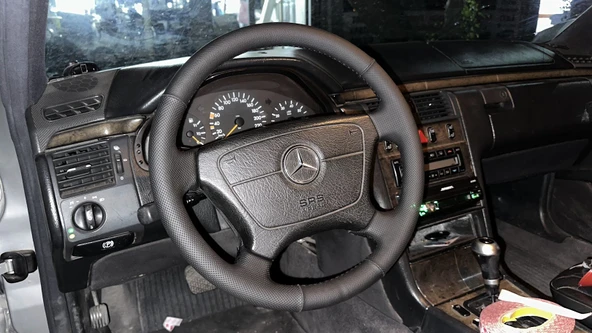 Mercedes E200 Araca Özel Direksiyon Kılıfı Çap 40 Eni 9.5 cm Olan Araçlara Uyumludur - Resim 3