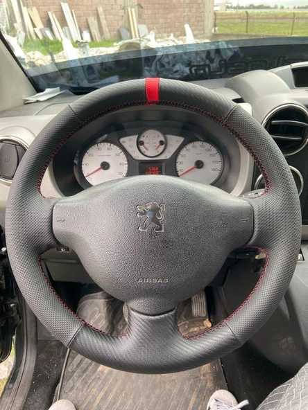 Citroen Berlingo Araca Özel Direksiyon Kılıfı NOKTA KARBON KIRMIZI YÜZÜKLÜ ürün görseli