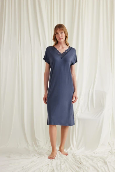 Yakası Dantelli Kısa Kollu Gecelik ürün görseli