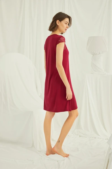 Kolu Omzu ve Yakası Dantelli Önü Düğmeli Gecelik - Resim 5