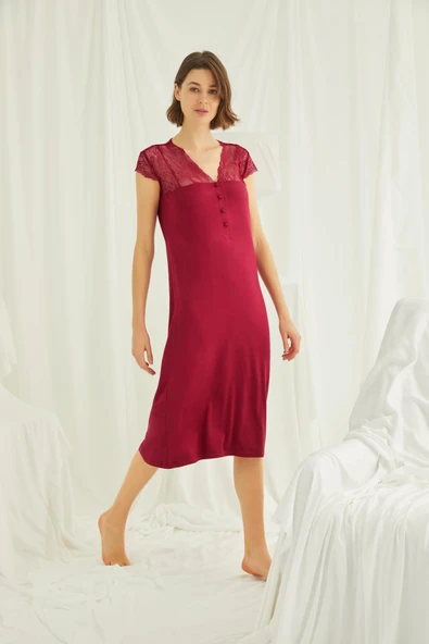 Kolu Omzu ve Yakası Dantelli Önü Düğmeli Gecelik - Resim 4