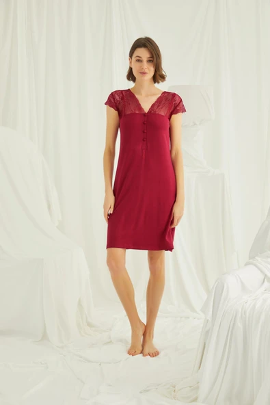 Kolu Omzu ve Yakası Dantelli Önü Düğmeli Gecelik ürün görseli