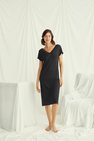 Yakası Dantelli Kısa Kollu Gecelik ürün görseli