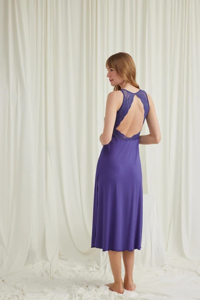 Yakası ve Sırtı Dekolteli Dantelli Yırtmaçlı Gecelik - Resim 9