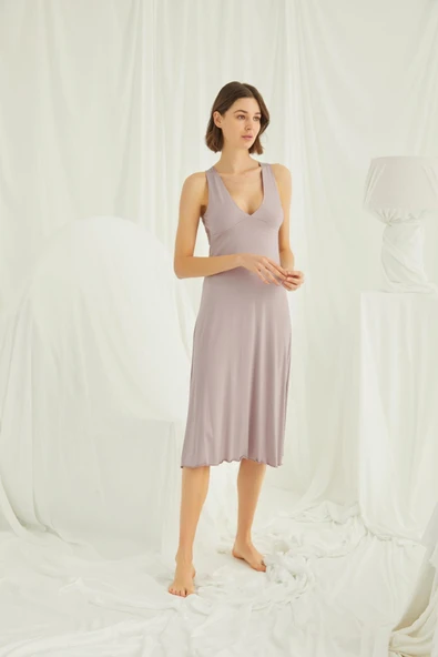 Göğsü ve Sırtı Dekolteli Dantelli Yırtmaçlı Gecelik - Resim 2