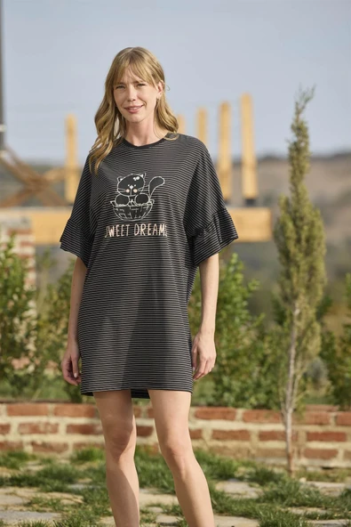 Çizgi Desenli Kedi Basklılı "Sweet Dreams" Gecelik ürün görseli