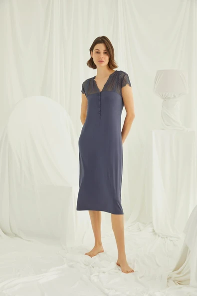 Kolu Omzu ve Yakası Dantelli Önü Düğmeli Gecelik - Resim 4