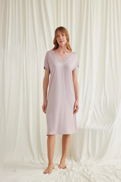 Yakası Dantelli Kısa Kollu Gecelik ürün görseli