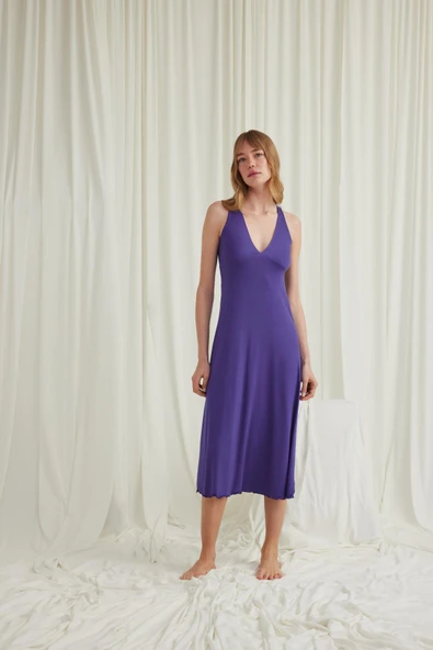 Yakası ve Sırtı Dekolteli Dantelli Yırtmaçlı Gecelik - Resim 4