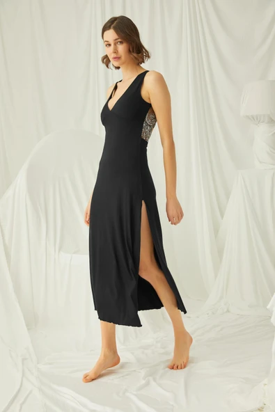 Yakası ve Sırtı Dekolteli Brode Dantelli Yırtmaçlı Gecelik - Resim 4