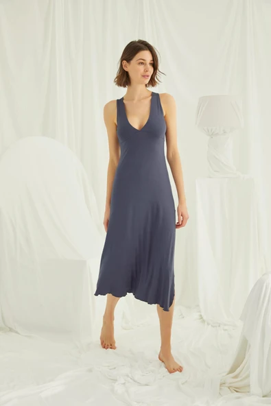 Göğüs ve Sırt Dekolteli Dantelli Yırtmaçlı Askılı Gecelik - Resim 2