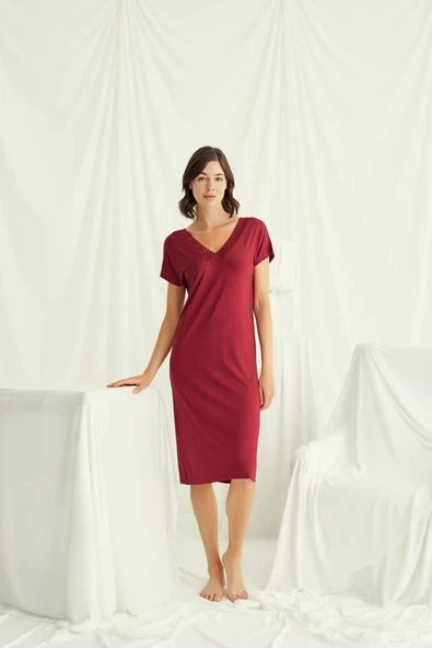 Yakası Dantelli Kısa Kollu Gecelik ürün görseli