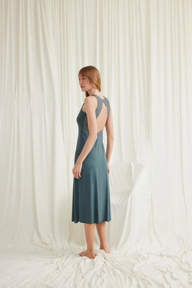 Yakası ve Sırtı Dekolteli Dantelli Yırtmaçlı Gecelik - 9