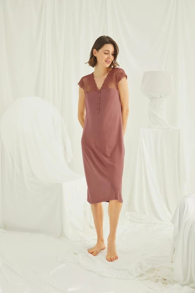 Yakası Kolu ve Omzu Brode Dantelli Önü Düğmeli Gecelik ürün görseli