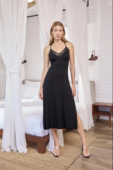 Dantelli ve Dekolteli Yırtmaçlı Gecelik - 2