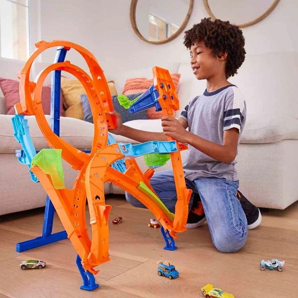 HMB15 Hot Wheels Dikey Yarış Heyecanı Oyun Seti - 4