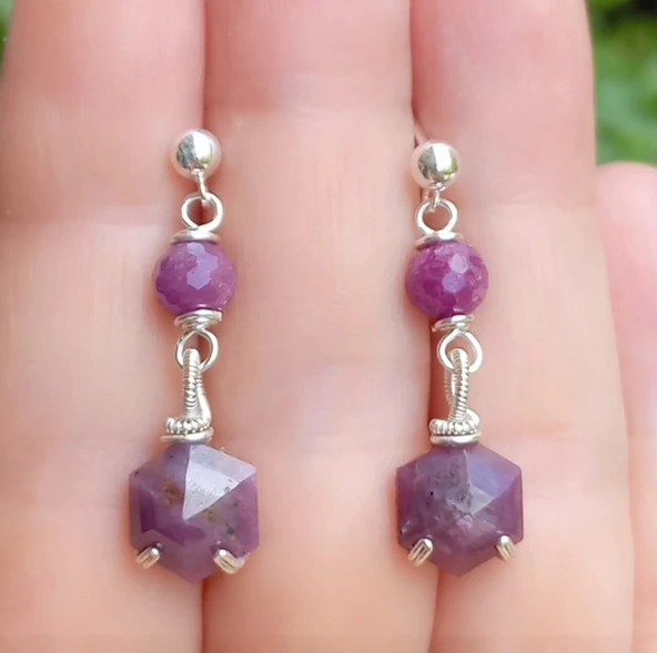 2347 Gümüş(925) aparatlı kök Yakut el yapımı küpe - 3