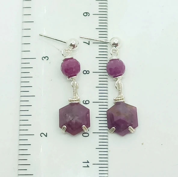 2347 Gümüş(925) aparatlı kök Yakut el yapımı küpe - 2