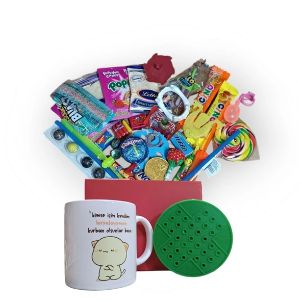 Nostaljik Lezzetler Kırmızı Hediye Kutusu ve Kurban Olsunlar Bana Baskılı Kupa Bardak
