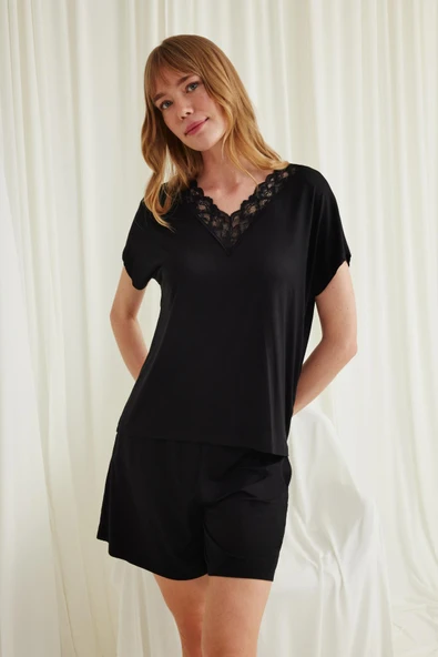 Kısa Kollu Dantelli V Yaka Şort Takımı - 6