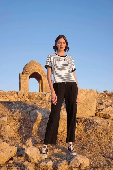 Çizgi Desenli "Fearless" Pijama Takımı - 2