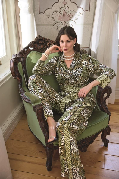 Çiçek Yaprak ve Etnik Desenli Pijama Takımı - Resim 9