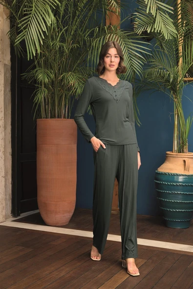 Uzun Kollu Önü Düğmeli V Yaka Pijama Takımı - 4