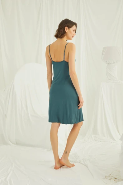 Dekolteli Yırtmaçlı Brode Dantelli Sabahlık Takımı - Resim 7