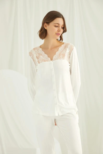 Yakası ve Omzu Dantelli Önü Boydan Düğmeli Pijama Takımı - Resim 4