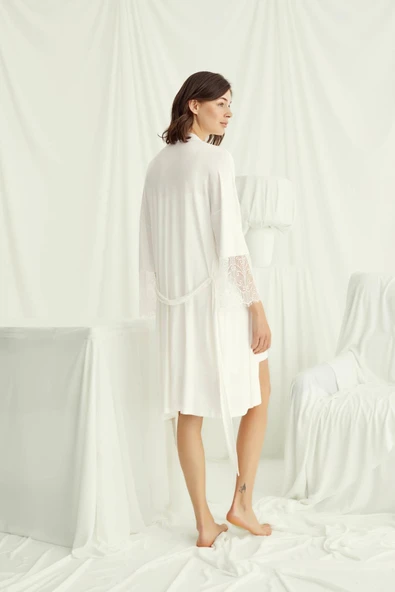 Dekolteli Yakası ve Kolu Dantelli Sabahlık Takımı - 5