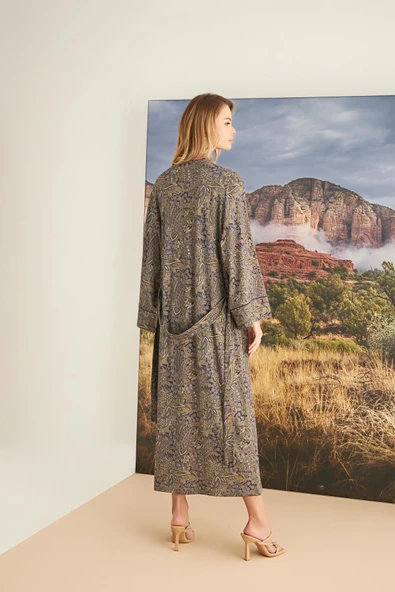 Etnik Desenli Dantelli ve Dekolteli Sabahlık Takımı - 4