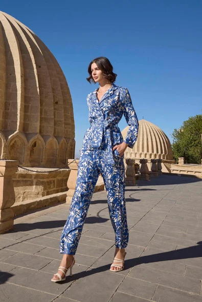 Yaprak Desenli Kuşak Detaylı Saten Alt Üst Takım ürün görseli